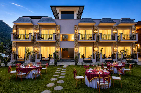 Amritara Chakra River Resort