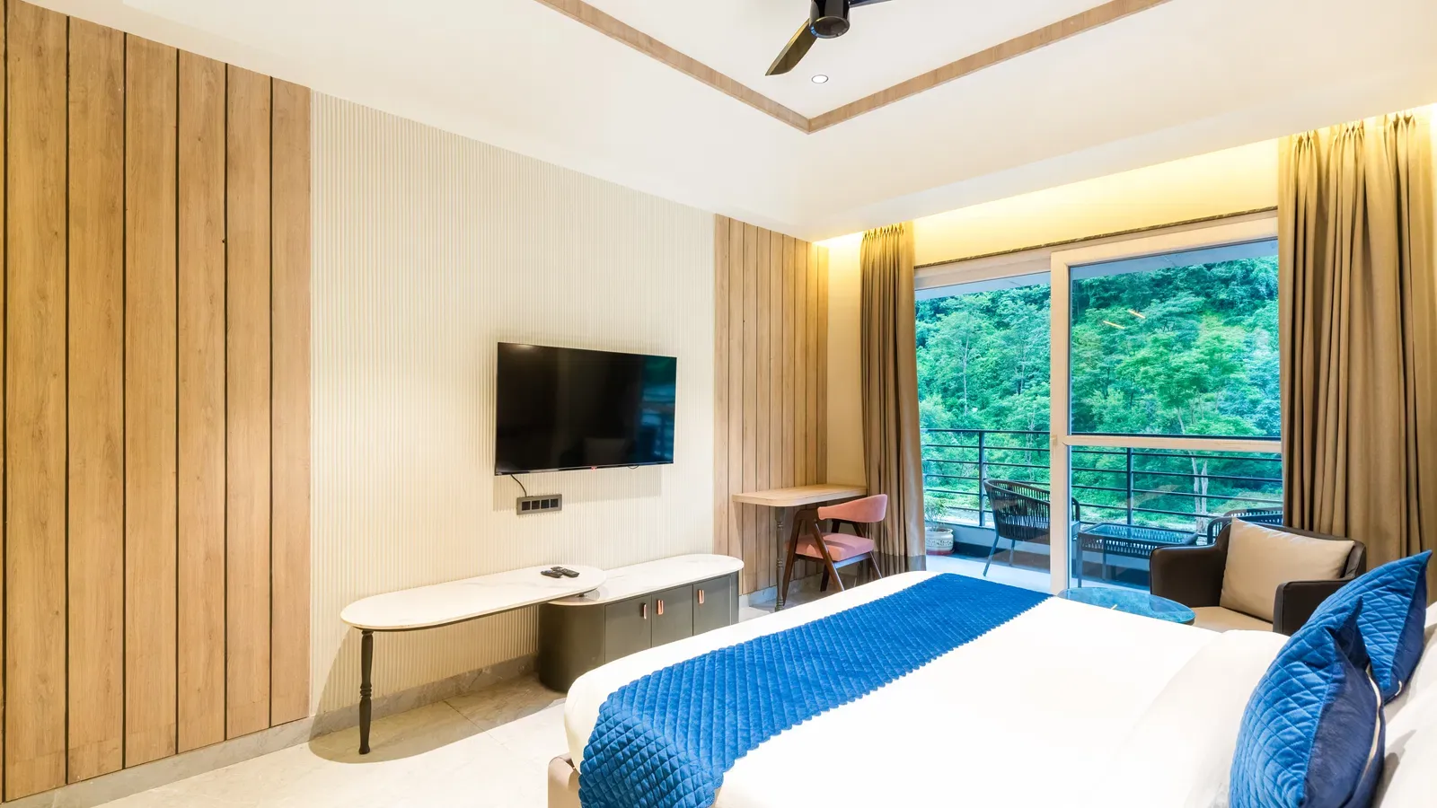 Deluxe Room With Forest View