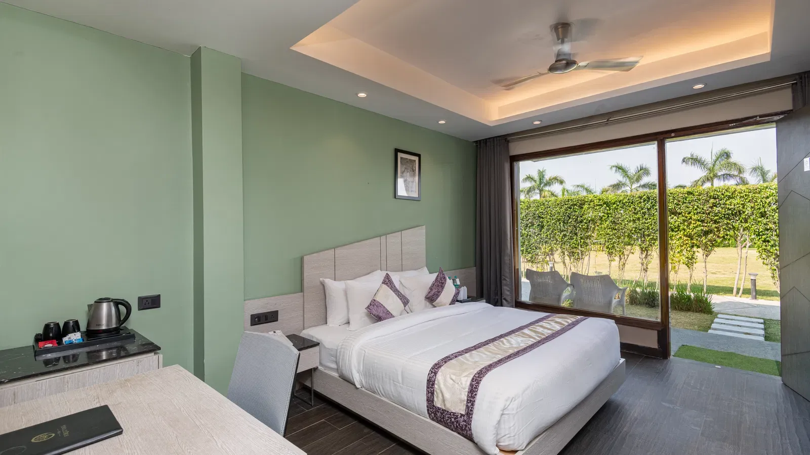 Royal Suite With Jacuzzi