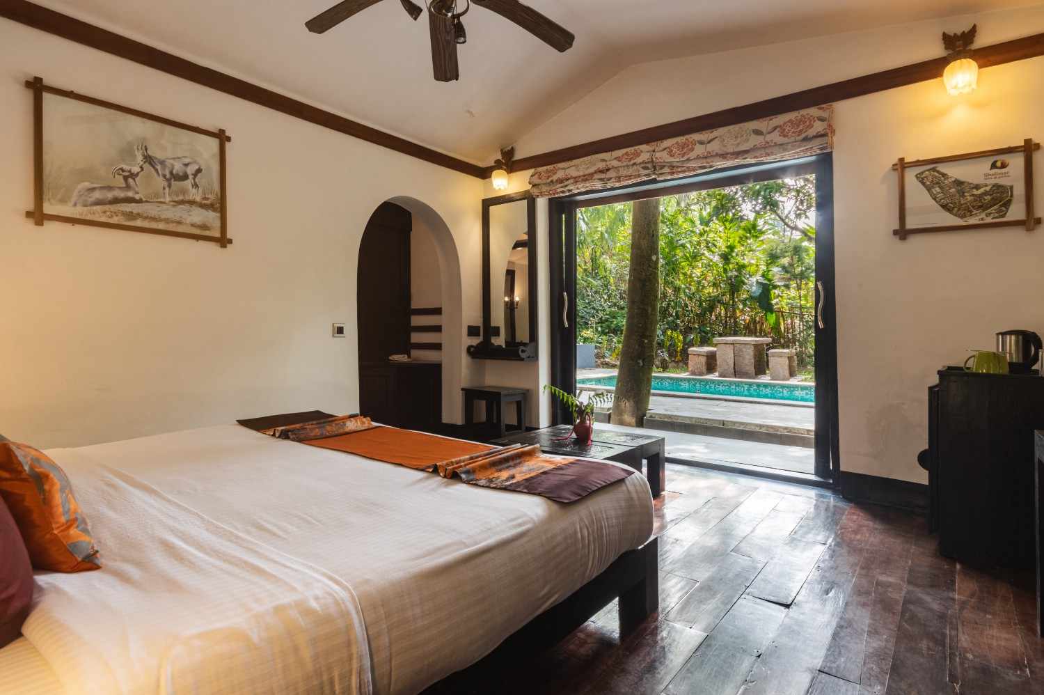 Villa with temperature controlled pool