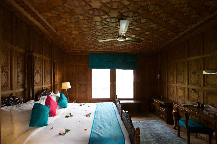 SUITE ROOM
