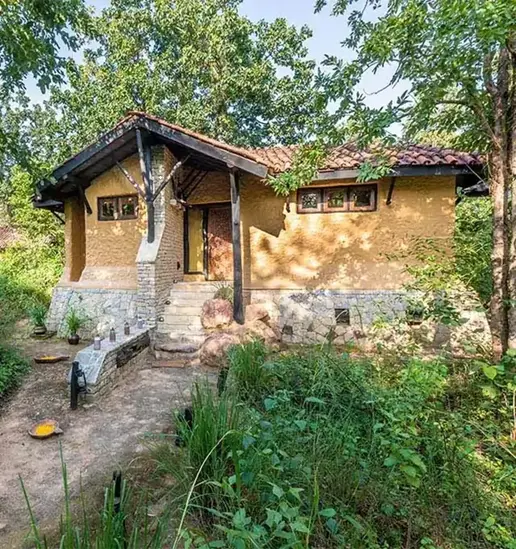 Kanha Earth Lodge