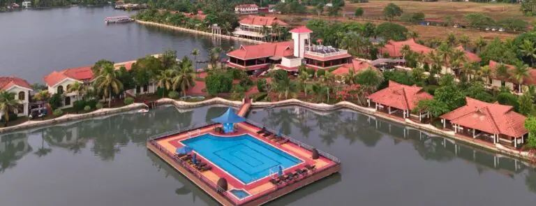 Sterling Lake Palace Alleppey