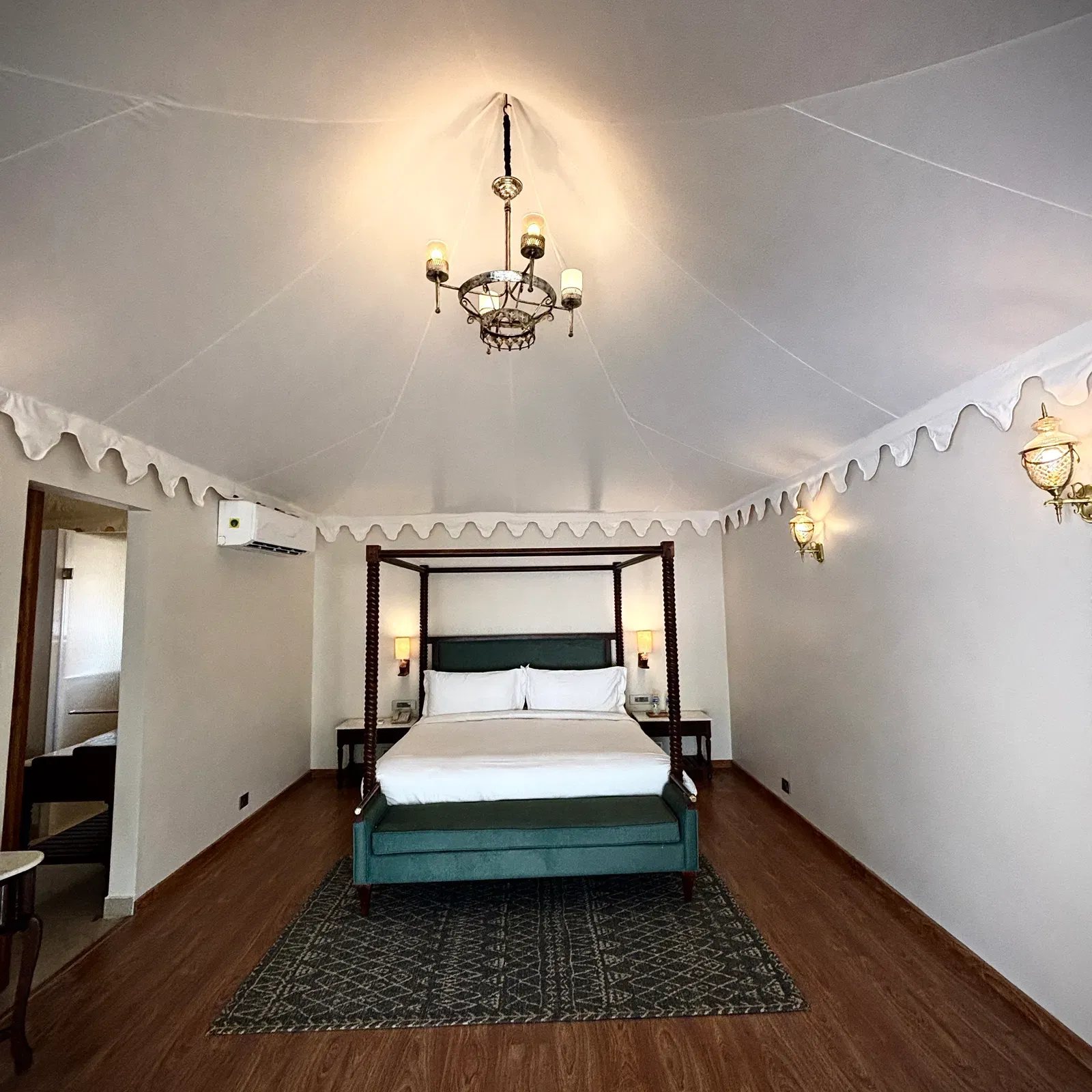 Vana Executive Suite
